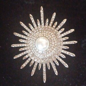 Gorgeous Starburst Rhinestone Brooch